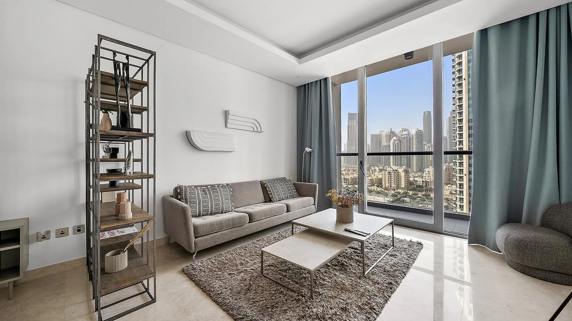 두바이 Luxury Living In Sterling West 아파트